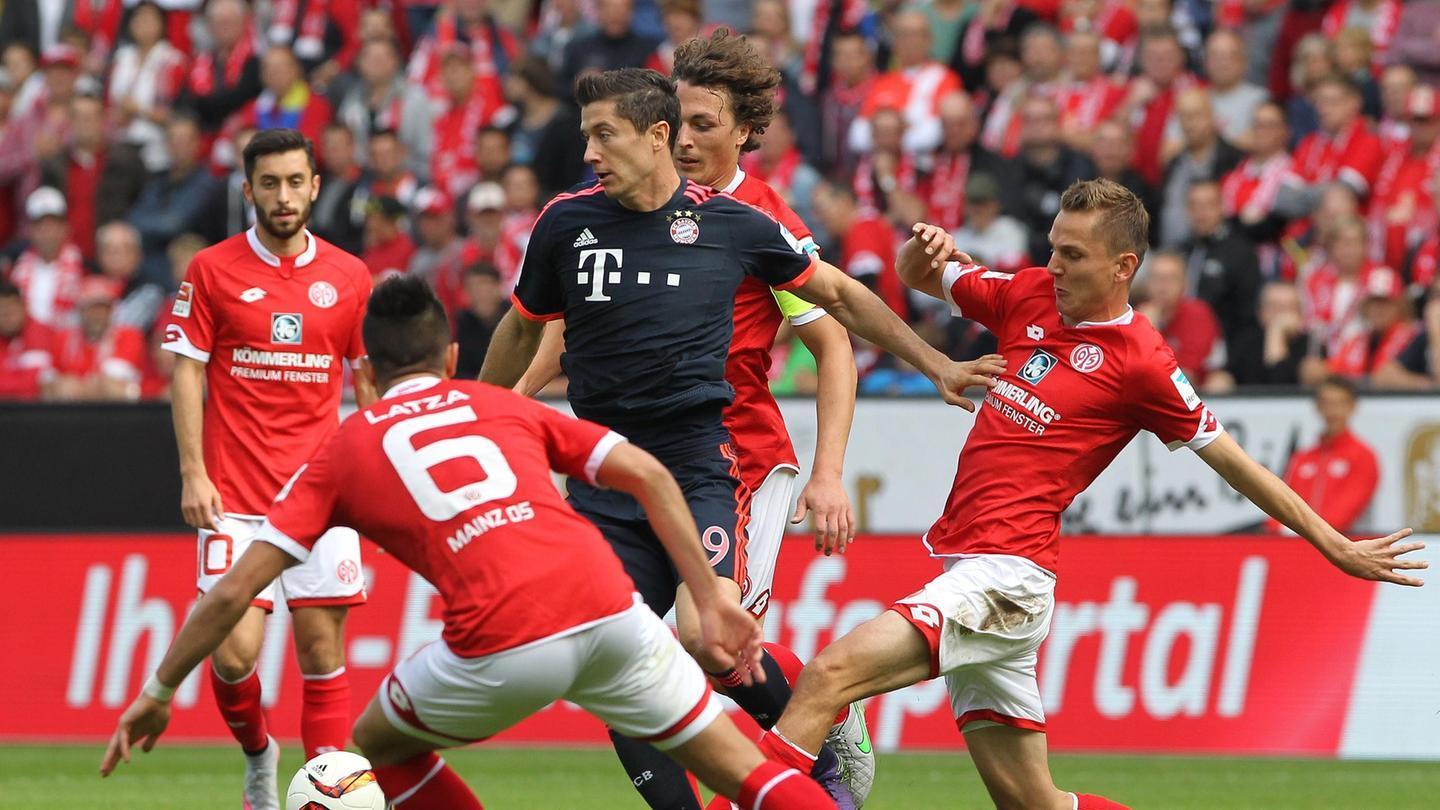 阿斯：即使巴萨最后两轮欧冠全胜，也大概率要去踢附加赛（阿斯报：即便巴萨欧冠末两战全胜，仍大概率要打附加赛）