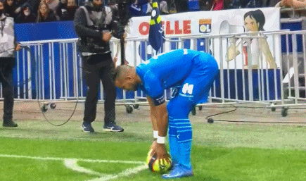 利物浦欧冠小组赛客场取分（利物浦欧冠小组赛客场带走积分）