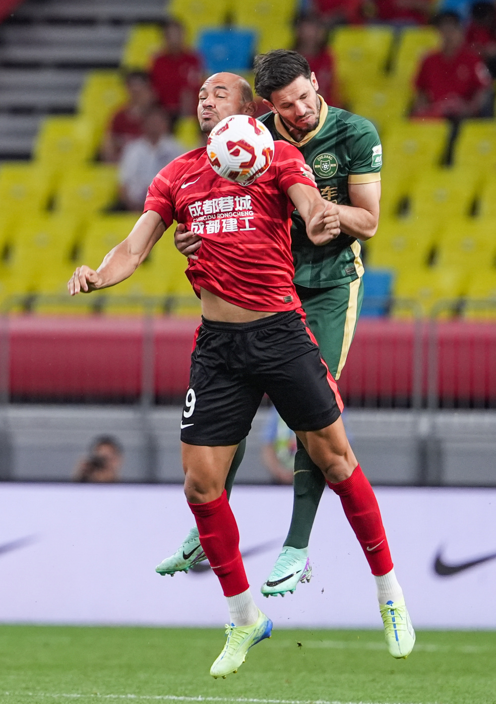 皇马与塞尔塔的裁判已确定：亚历杭德罗·昆特罗上阵执法（皇马vs塞尔塔主裁出炉：亚历杭德罗·昆特罗将执法）