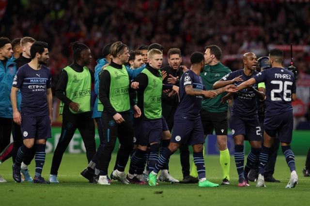 基恩：若同处最佳状态，拉什福德的出场顺位应先于戈登（基恩：两人均处巅峰时，拉什福德应比戈登更先出场）