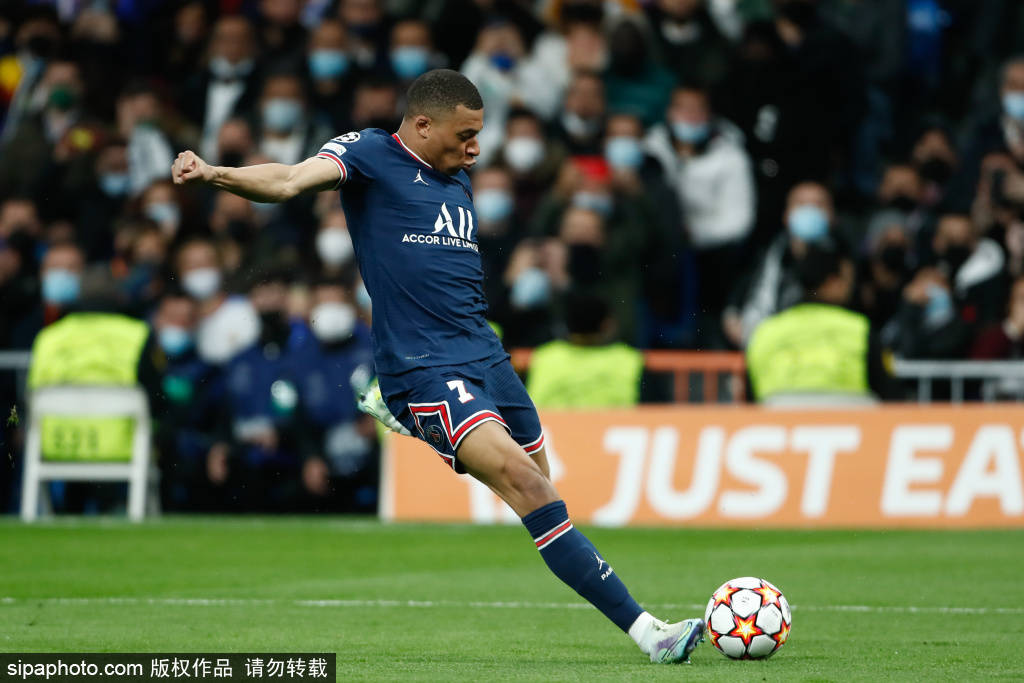 一场看似酣畅的四球大胜，却很难昭示曼联在下赛季的未来（四球大胜表面亮眼，却难以预示曼联下赛季前景）