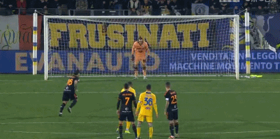 斯洛特：萨拉赫一直对俱乐部和队友很重要，队友有事不会愉快（斯洛特：萨拉赫始终是俱乐部和更衣室的关键，队友有事总难言愉快）