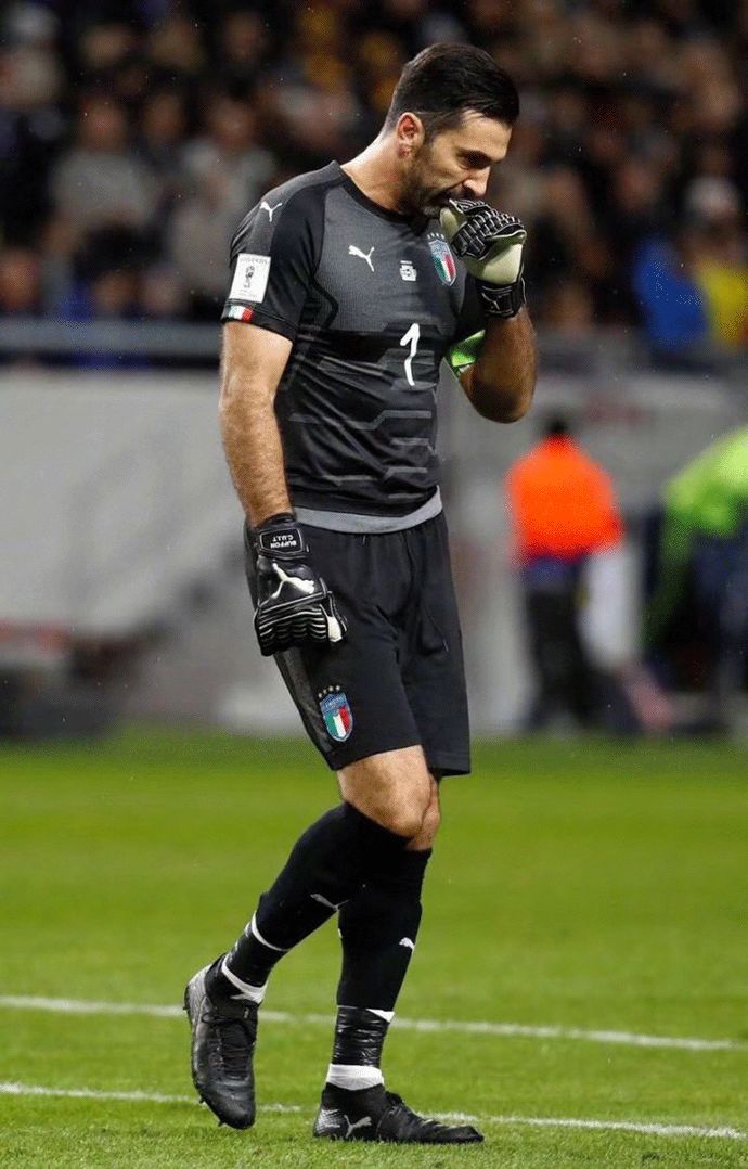 德转列巴拉圭球员历史身价前10：阿尔米隆第1，巴里奥斯上榜（德转发布巴拉圭球员历史身价十强榜：阿尔米隆居首，巴里奥斯入围）